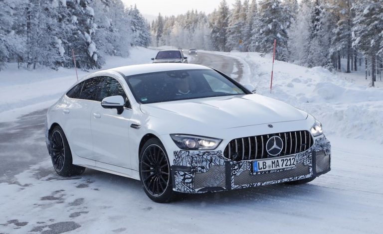 El Mercedes AMG GT 73e, espiado en la nieve