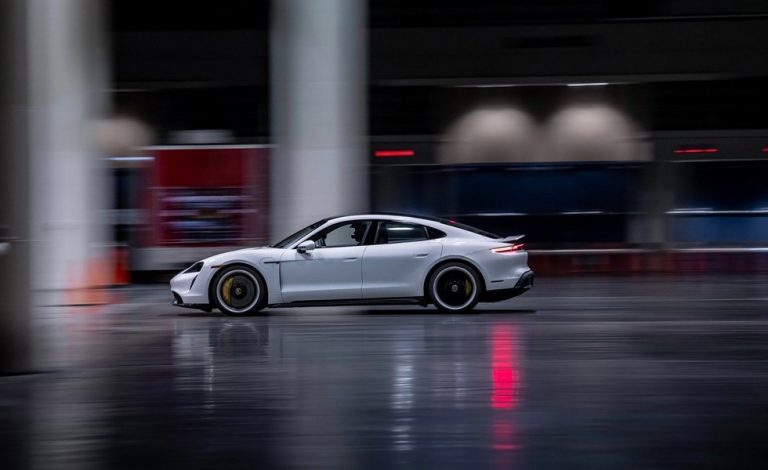 Porsche Taycan Turbo S. El coche más rápido bajo techo