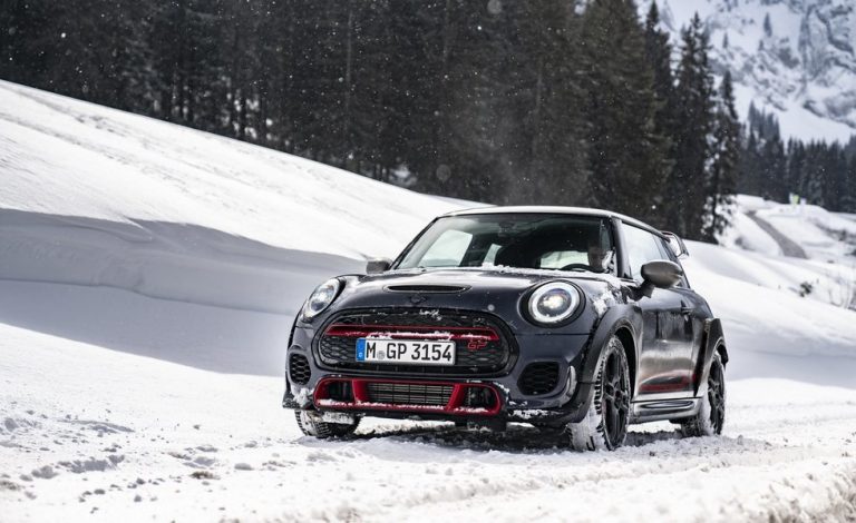 Mini John Cooper Works GP. Diversión en la nieve