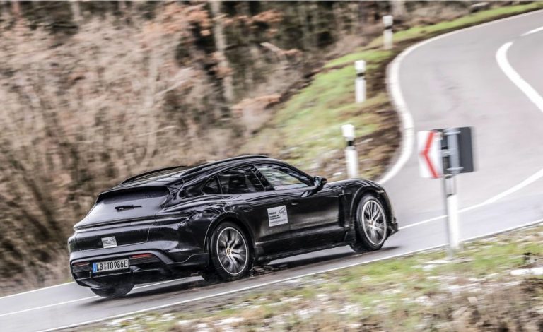 Porsche Taycan Cross Turismo. Entra en la última fase de su desarrollo