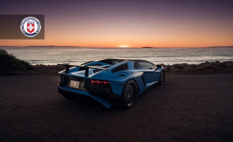 HRE Wheels equipa a este Lamborghini Aventador SV con unas llantas muy retro