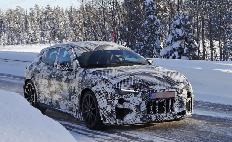 El Ferrari Purosangue, 'escondido' en un Maserati Levante