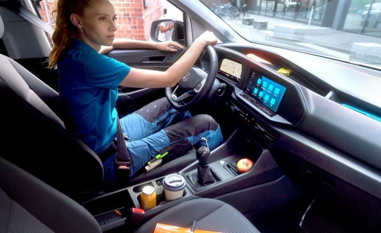 Las mujeres conductoras tienen mayor riesgo de sufrir lesiones en un accidente de tráfico