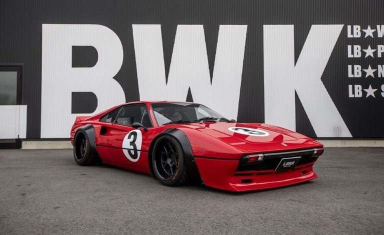 ¿Harías esto con un Ferrari 308 GTS de los 70? Liberty Walk sí
