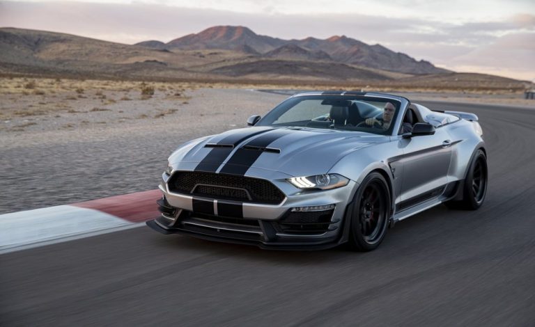 Shelby American crea este Super Snake Speedster por el 98 aniversario de Caroll Shelby