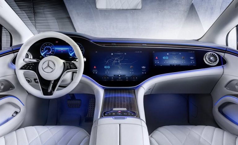 El Mercedes-Benz EQS tendrá una pantalla curva de 56 pulgadas