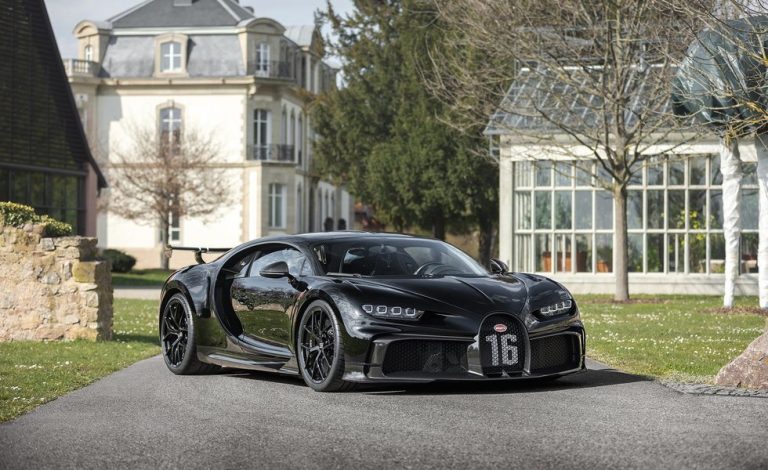Bugatti Chiron. El número 300 abandona la fábrica