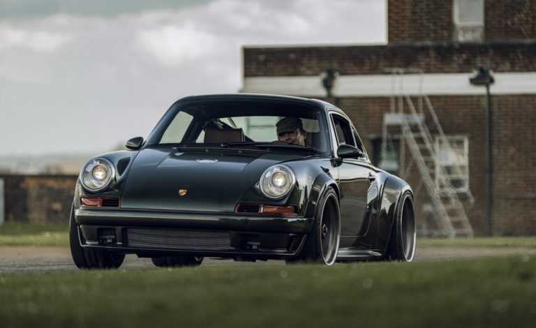 El primero de los 75 Porsche 911 DLS de Singer