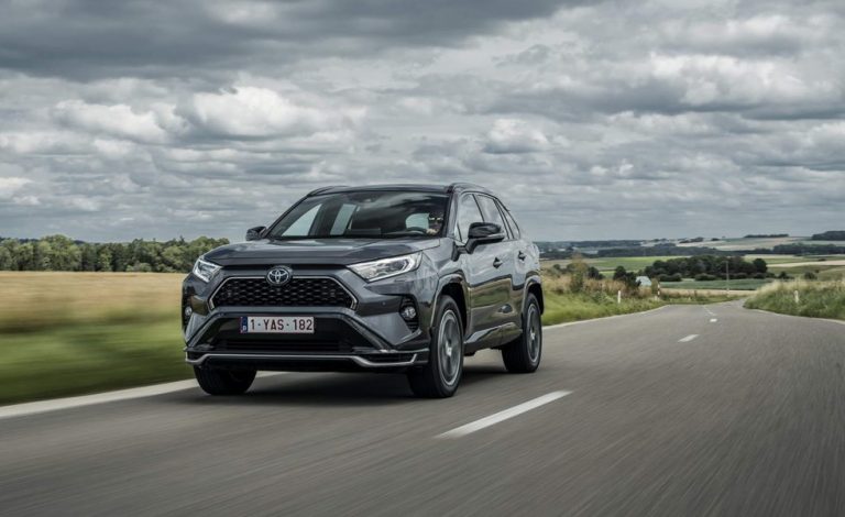 Toyota RAV4 Plug-In Hybrid. 14.800 euros más que el Hybrid 'a secas'
