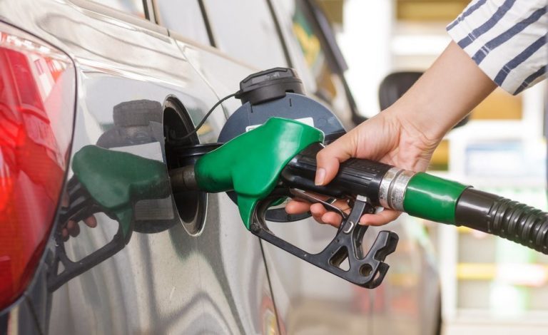 Blue gasoline, el nuevo combustible que reduce emisiones en un 20 por ciento