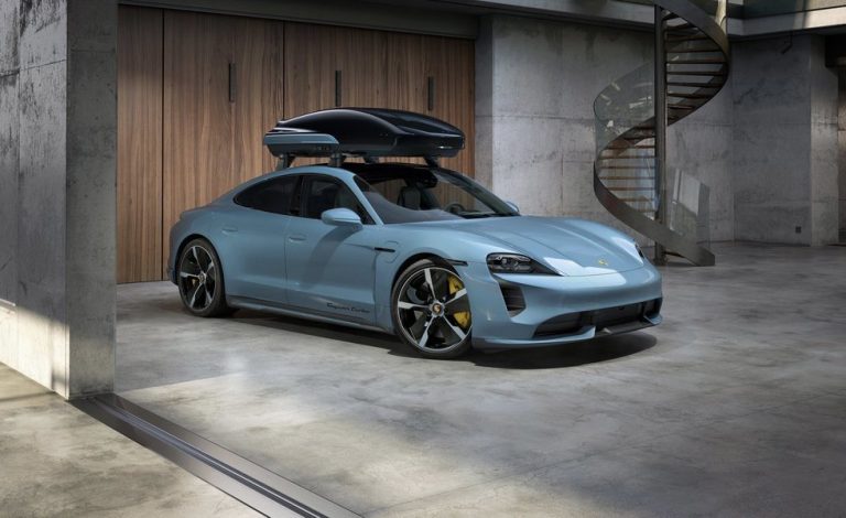Porsche Taycan. Más funcional gracias a este cofre para el techo