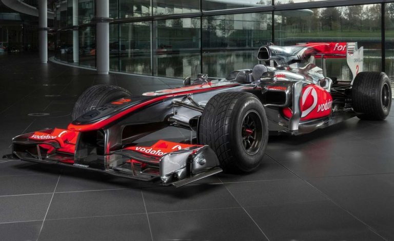 McLaren MP4-25A. Sale a subasta un monoplaza de Lewis Hamilton