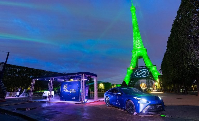 La tecnología de hidrógeno de Toyota ilumina la Torre Eiffel