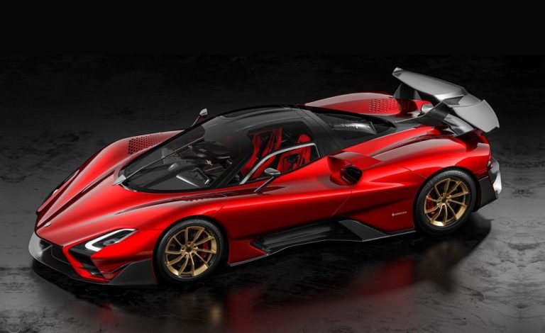 SSC Tuatara. Nuevas variantes Striker y Aggressor