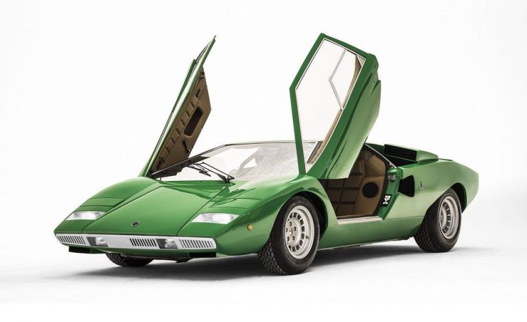 Lamborghini Countach. Un modelo con 50 años que sigue inspirando a la firma del toro