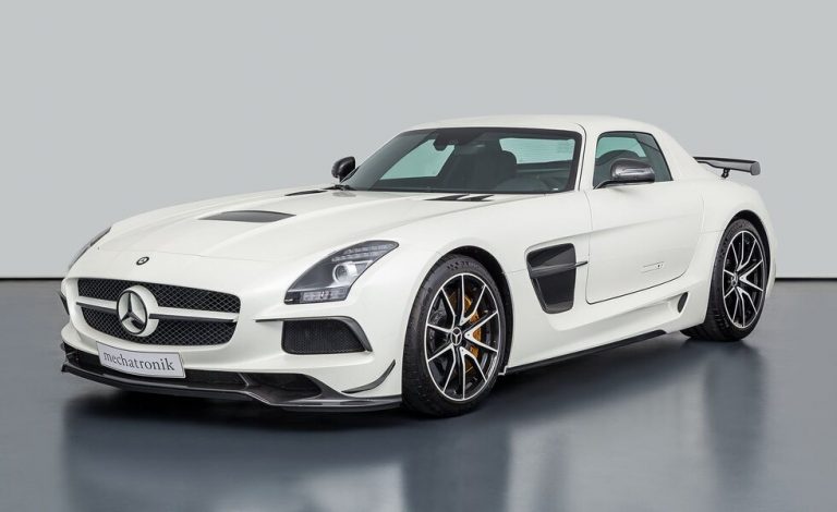 Mercedes SLS AMG Black Series. Uno de ellos se pone a la venta