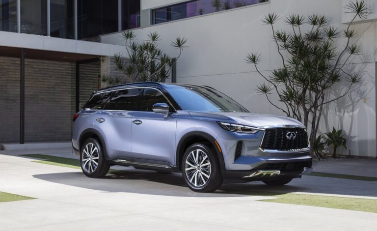 Infiniti QX60 2022. Progresa adecuadamente