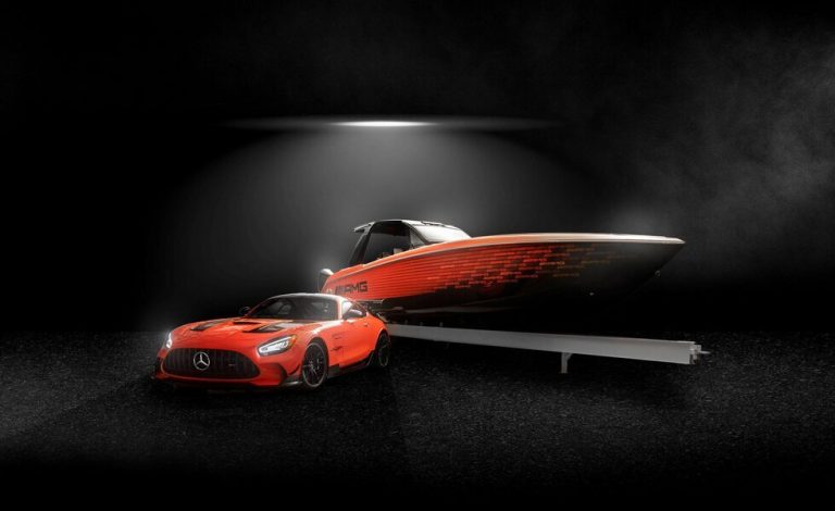 Cigarette 41' Nighthawk AMG Black Series. Un AMG GT Black Series para surcar los mares