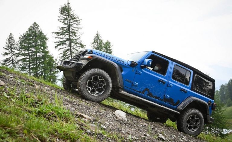 Jeep Wrangler 4xe. Ya se beneficia de más de 100 accesorios de Mopar