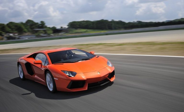 Lamborghini Aventador. Una historia cargada de innovaciones tecnológicas