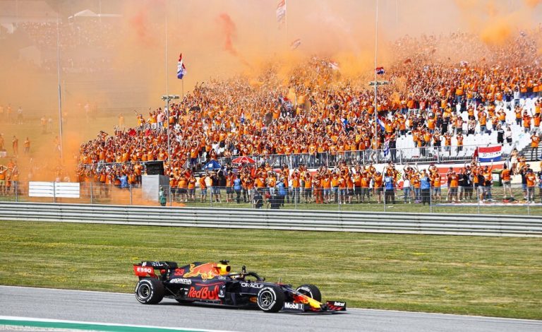 El día que Max Verstappen corrió solo y sobre raíles