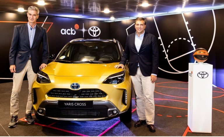 La acb de baloncesto juega junto a Toyota España