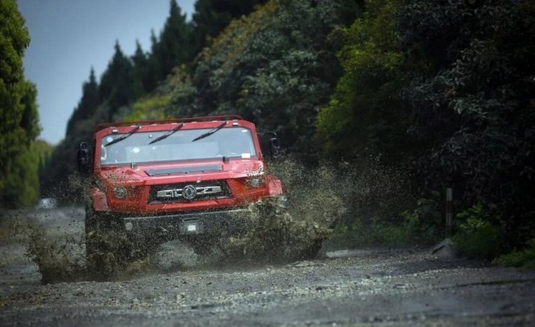 Dongfeng Warrior M50. Ahora el Hummer H1 es 'made in China'