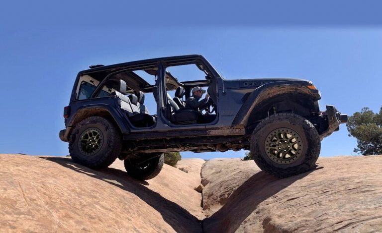 Jeep Wrangler Xtreme Recon Package. Contigo al fin del mundo