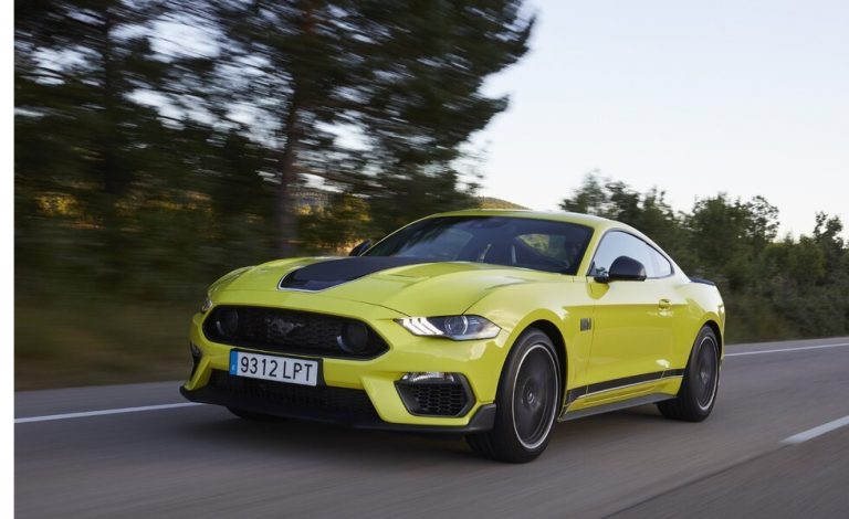 Conducimos el Ford Mustang Mach1. Una experiencia de otra época