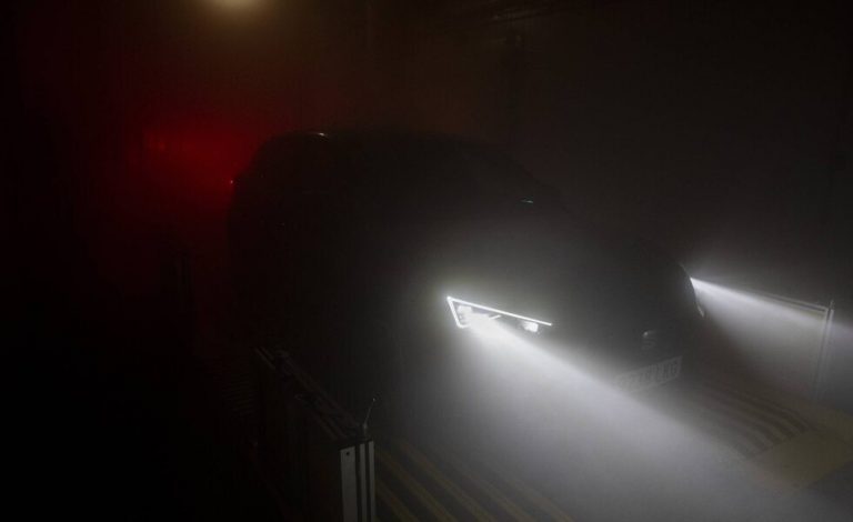 Seat prueba sus vehículos en las condiciones más extremas sin salir de Martorell