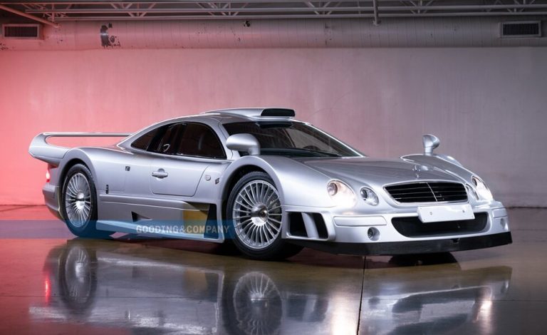 Un extremadamente raro Mercedes-Benz AMG CLK GTR busca un nuevo hogar