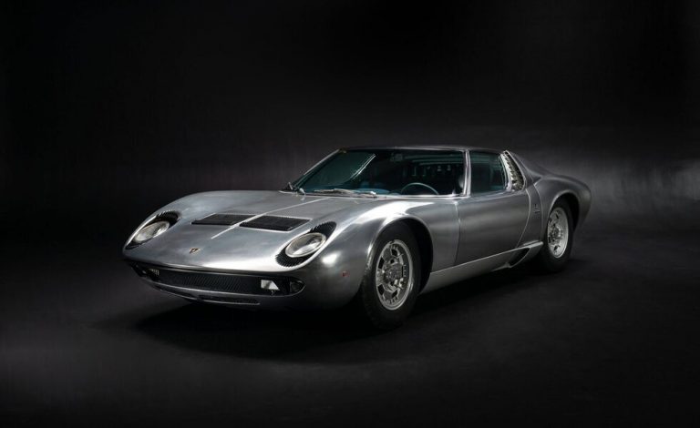 Este Lamborghini Miura de 1971 ha estado guardado más de 40 años