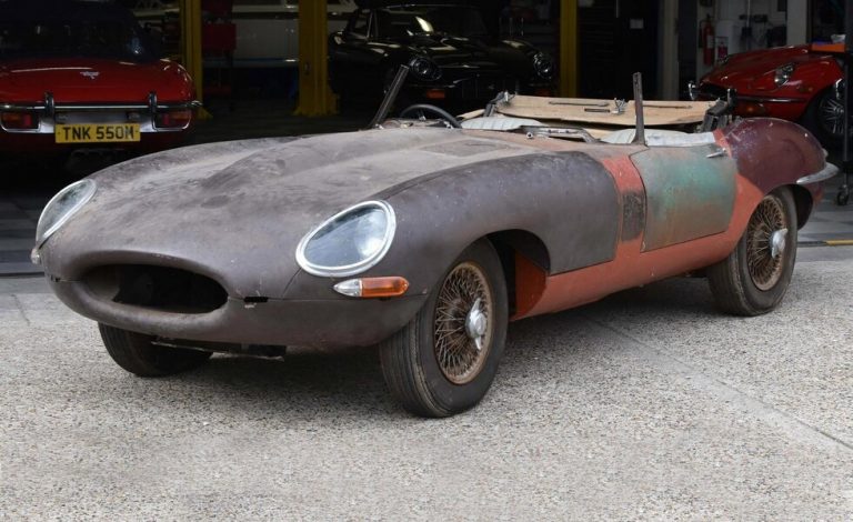 E-Type UK se pone manos a la obra con este Jaguar E-Type de 1964