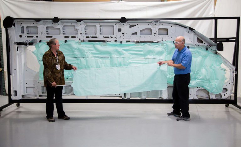 Ford crea el airbag más grande del mundo