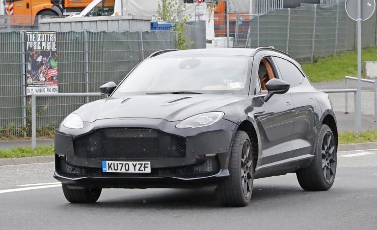 El Aston Martin DBX V12 ya rueda en el circuito de Nürburgring
