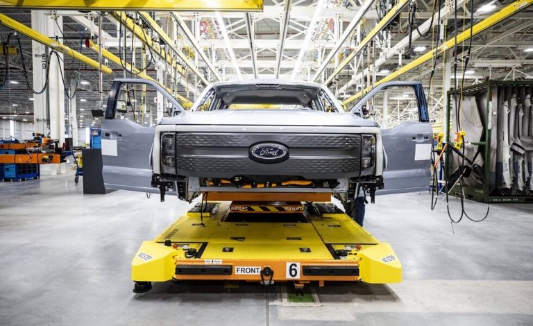 Arranca la producción del Ford F-150 Lightning completamente eléctrico