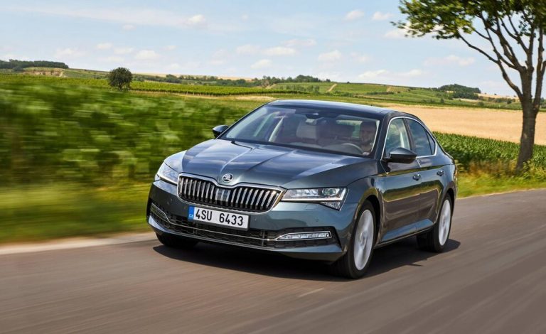 Skoda Superb. La berlina celebra su 20 cumpleaños