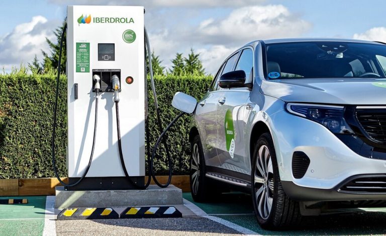 Iberdrola instalará cargadores en las tiendas de Leroy Merlin