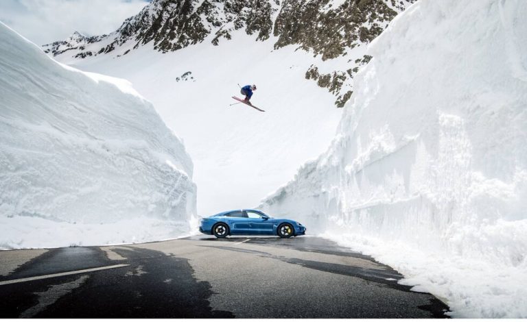 Porsche reinterpreta una histórica foto con el Taycan