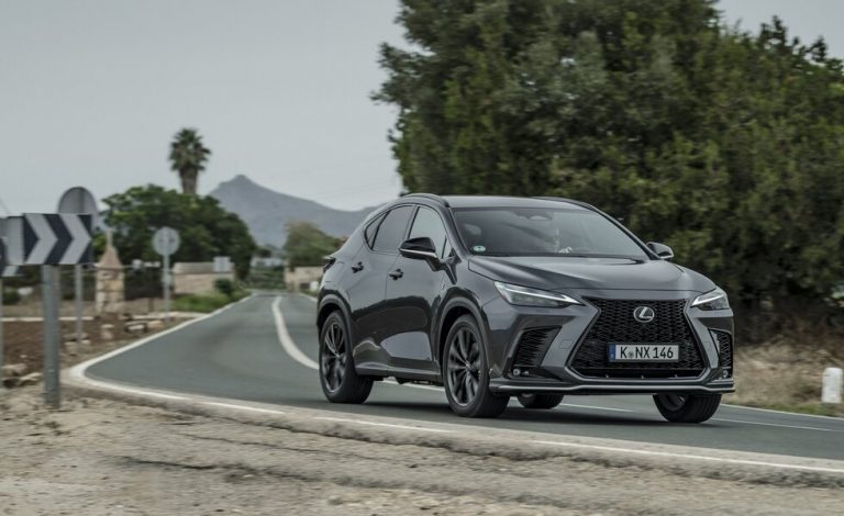 Conducimos el Lexus NX. Lujo enchufable