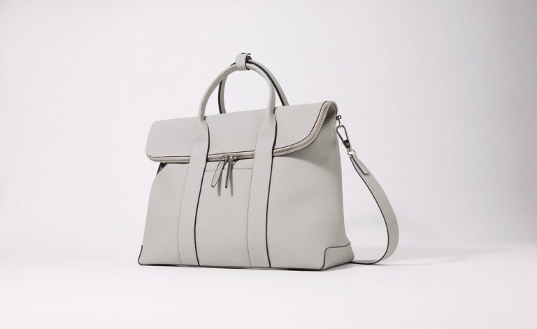 Volvo. Se asocia con 3.1 Phillip Lim para crear un bolso sostenible