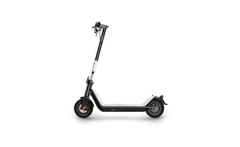 MCR distribuirá en España los patinetes eléctricos de NIU