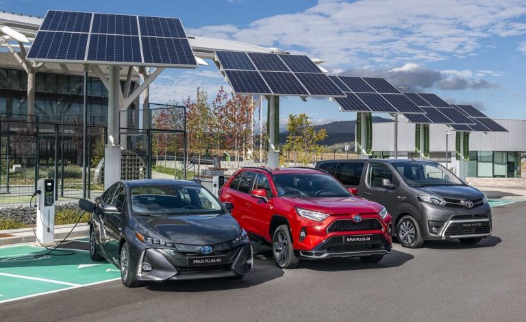 Toyota impulsa la movilidad eléctrica junto a Iberdrola y Endesa X