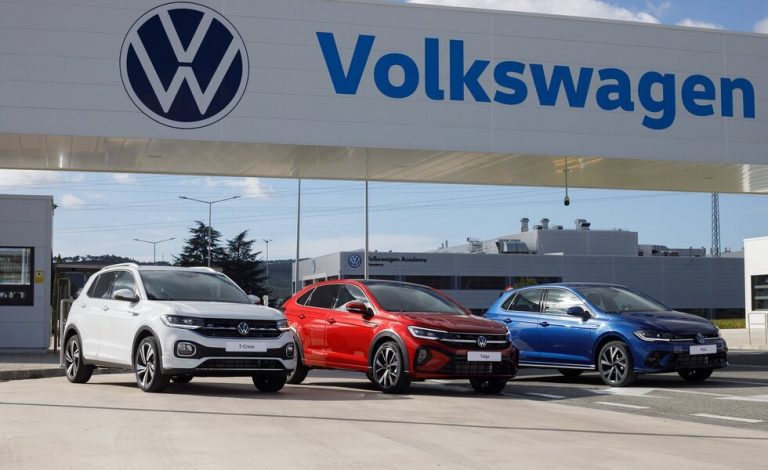 Volkswagen Navarra ya fabrica tres coches a la vez