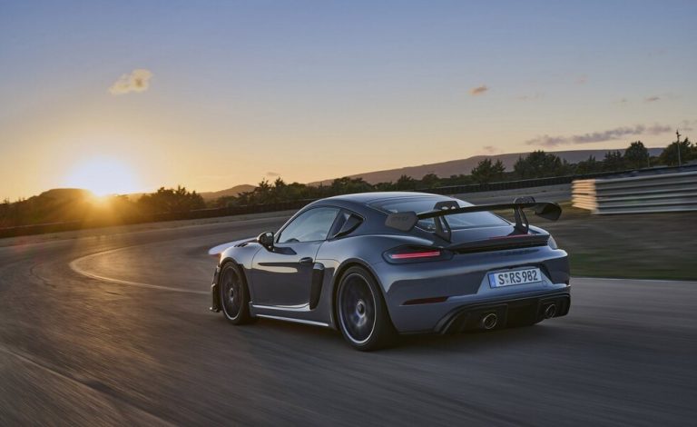 Porsche 718 Cayman GT4 RS. Un bólido de carreras con matrícula