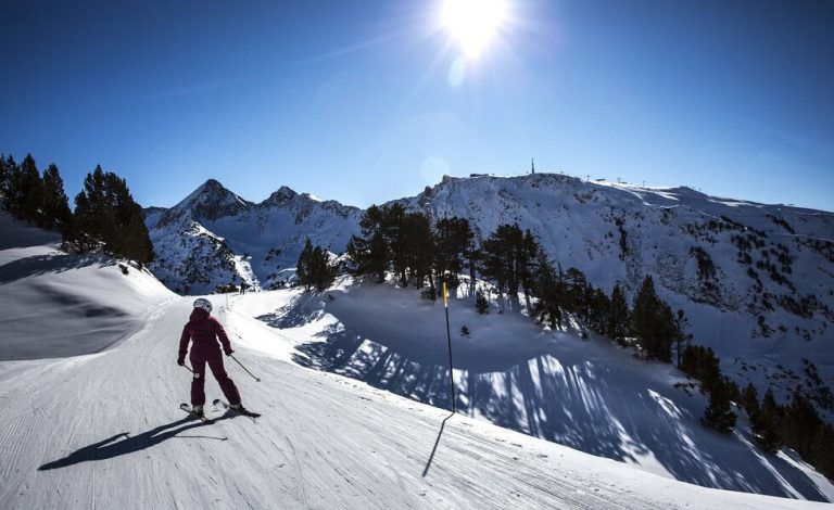 Baqueira Beret inaugura una nueva temporada de nieve