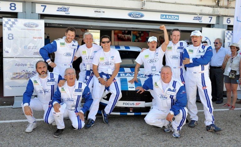 24 h Ford. El equipo Apascovi-La Razón logra la victoria en el Jarama
