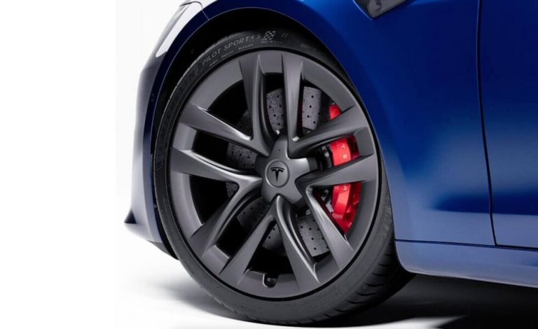 Tesla Model S Plaid. Ahora puede equipar frenos carbocerámicos