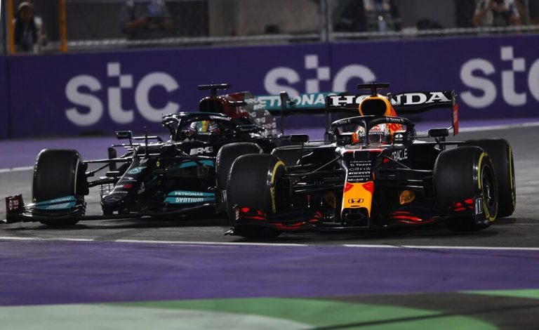 Hamilton y Verstappen llegan otra vez a las manos