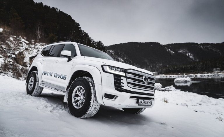 El nuevo Toyota Land Cruiser 300 ha pasado por las manos de Arctic Trucks